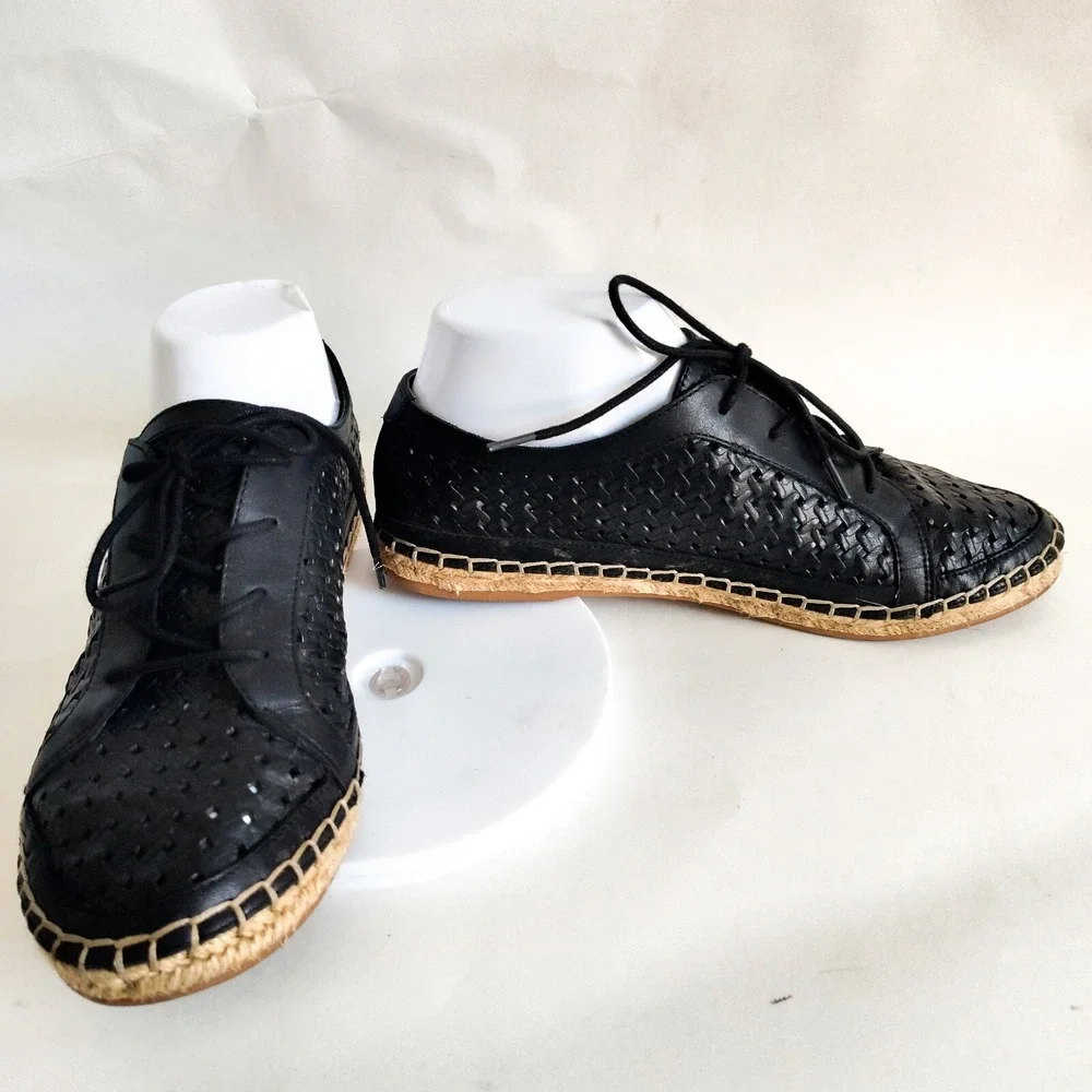 Vince Camuto Espadrilles Flats 7.5 Black Perforated Leather Laser‎ Cut Lace Up